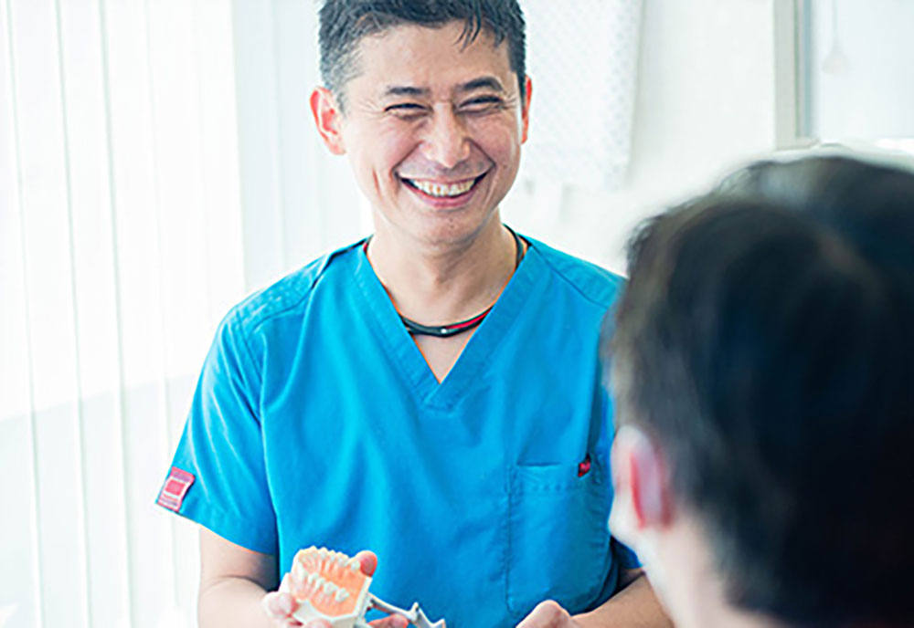 口腔外科医による安心のインプラント治療